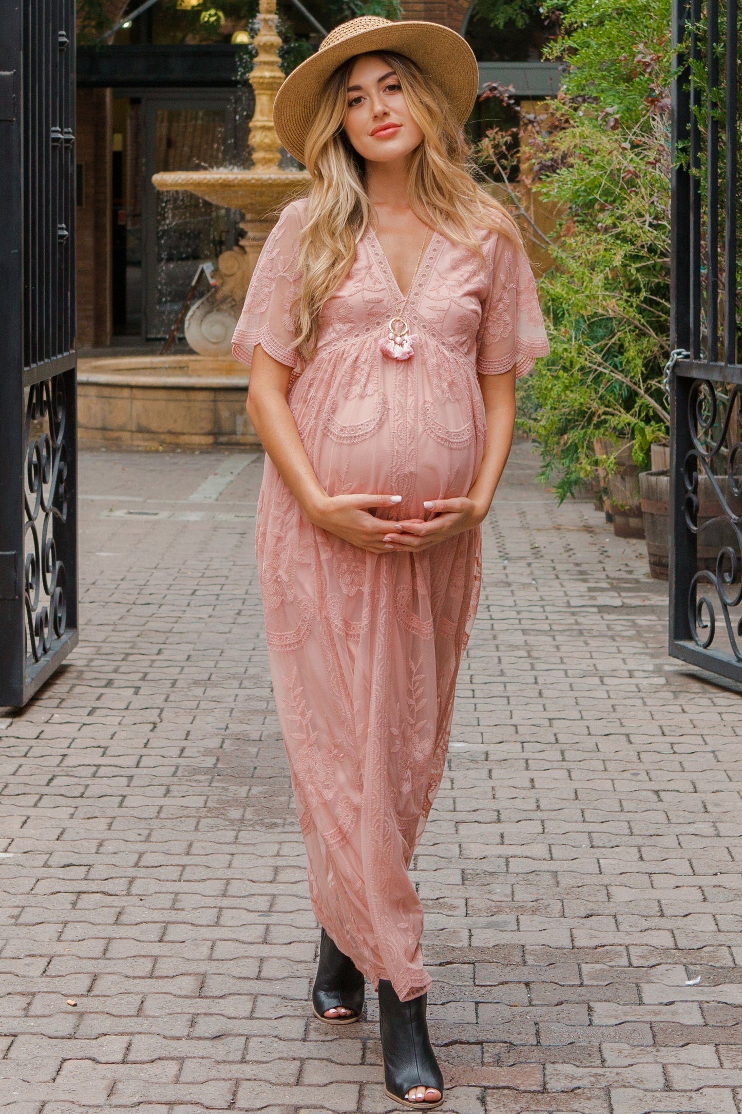 MARIJNEA ® | Roze kanten mesh overlay Maxi-Jurk