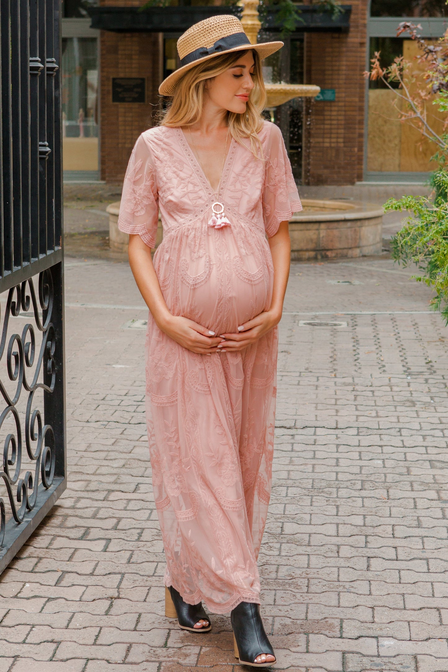 MARIJNEA ® | Roze kanten mesh overlay Maxi-Jurk